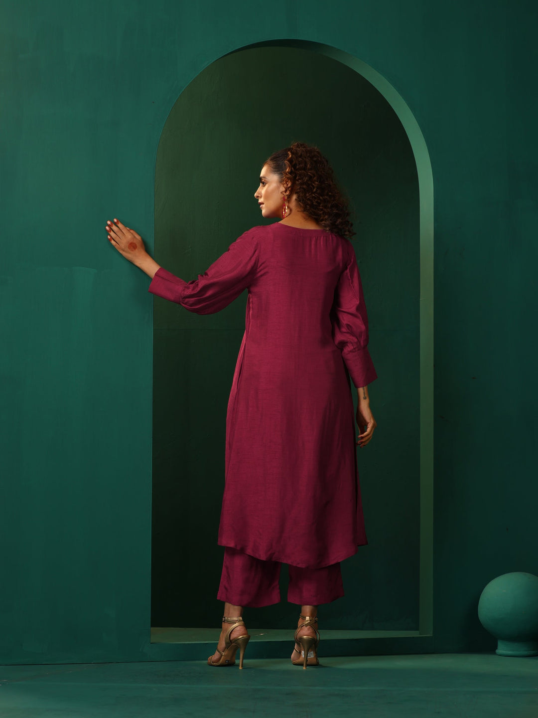 Maroon Silk Puff Sleeve Kurta Pant Set | SHOBITAM