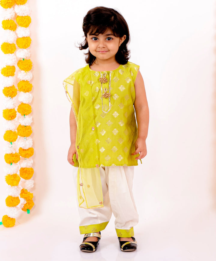 Girls Banarsi Kurta with Salwar and Dupatta - Green & White |  SHOBITAM