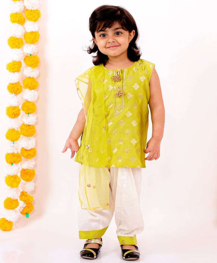 Girls Banarsi Kurta with Salwar and Dupatta - Green & White |  SHOBITAM