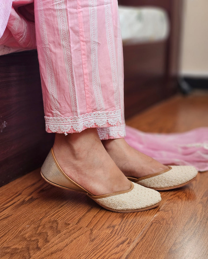 Heer White Embroidery Jutti