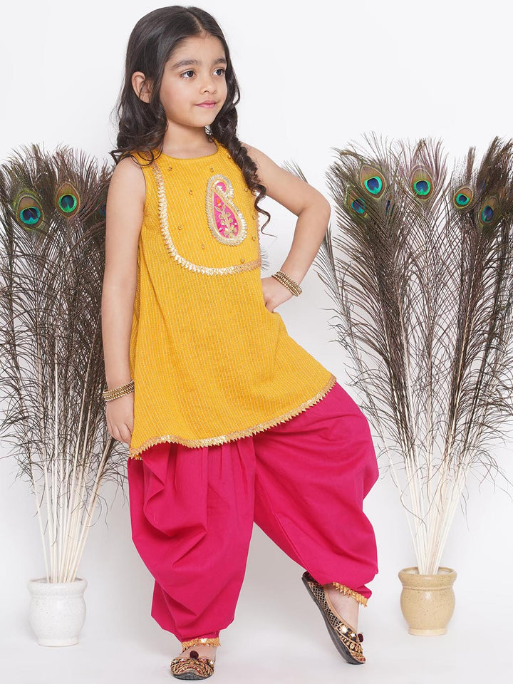 Jaipuri Kurta with Ghungroo and ambi buti work with salwar and Dupatta | SHOBITAM