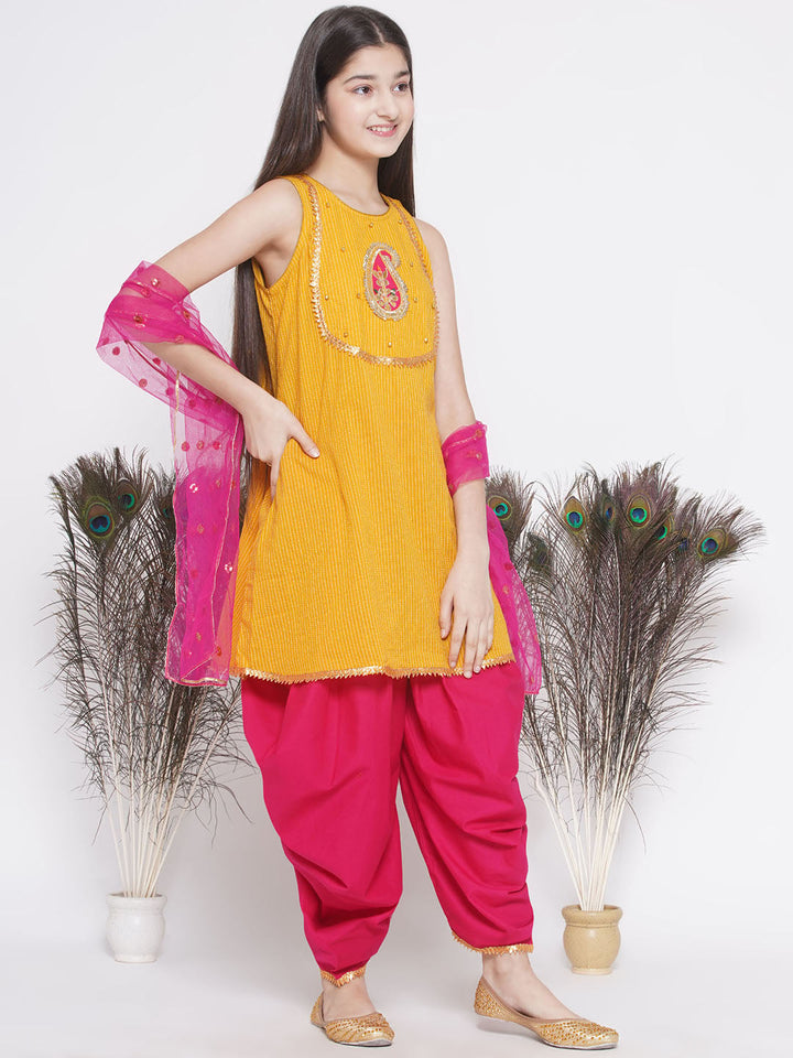 Jaipuri Kurta with Ghungroo and ambi buti work with salwar and Dupatta | SHOBITAM