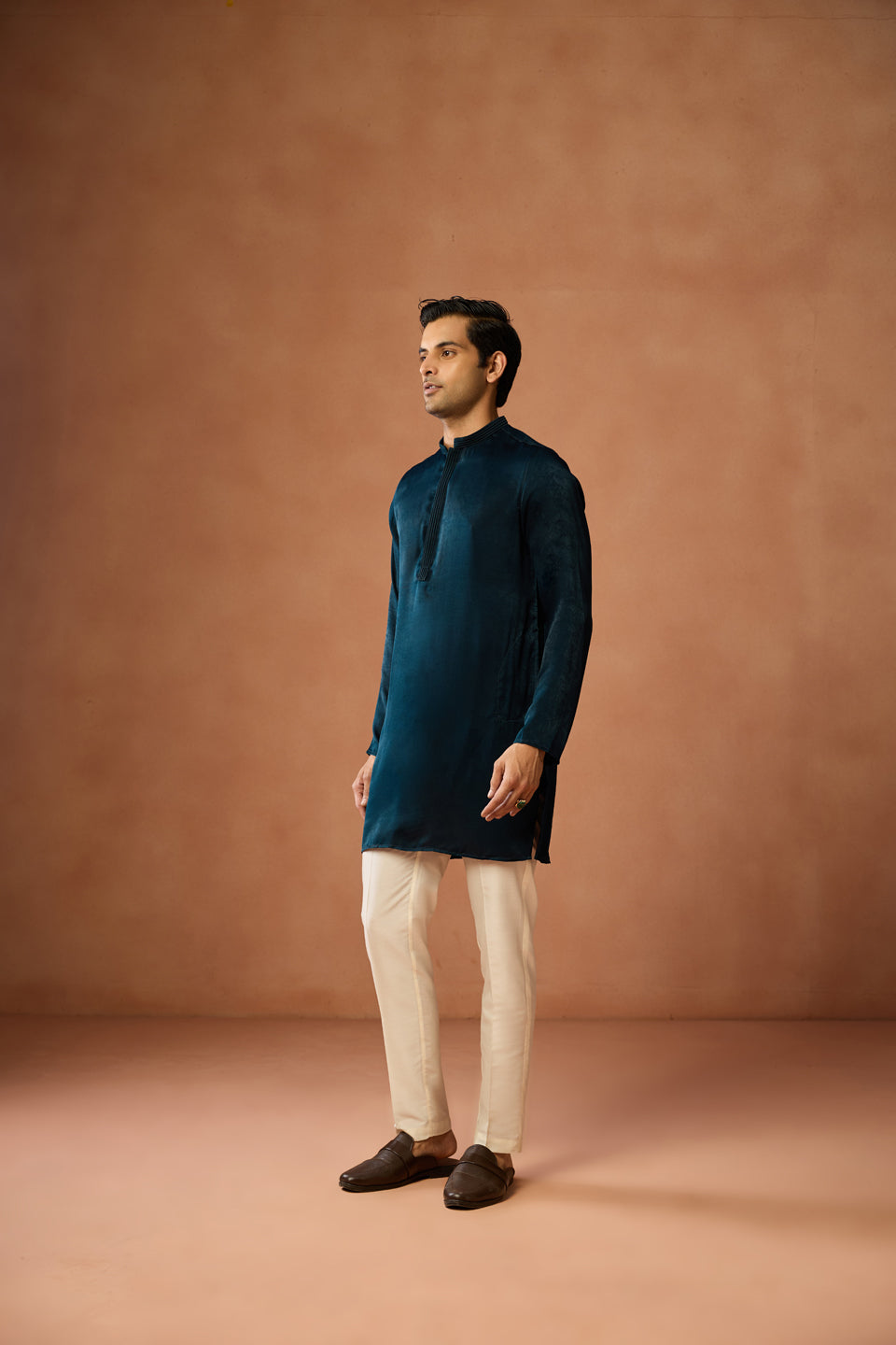 Navy Blue Silk Blend Velvet Mid Kurta For Men | SHOBITAM