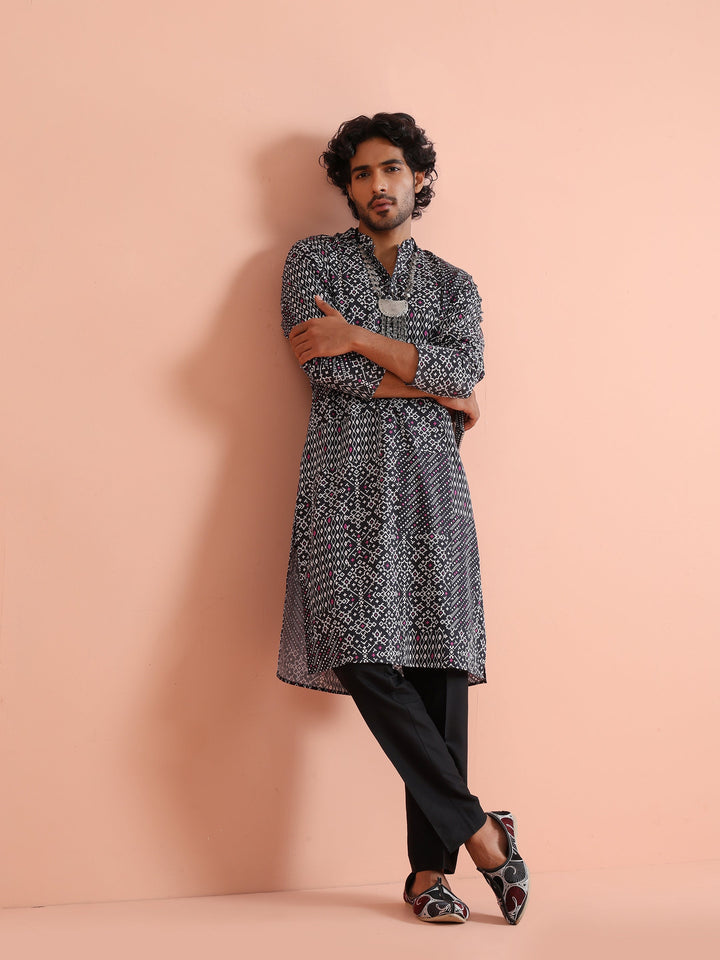 Black Geometric Printed Kurta | SHOBITAM
