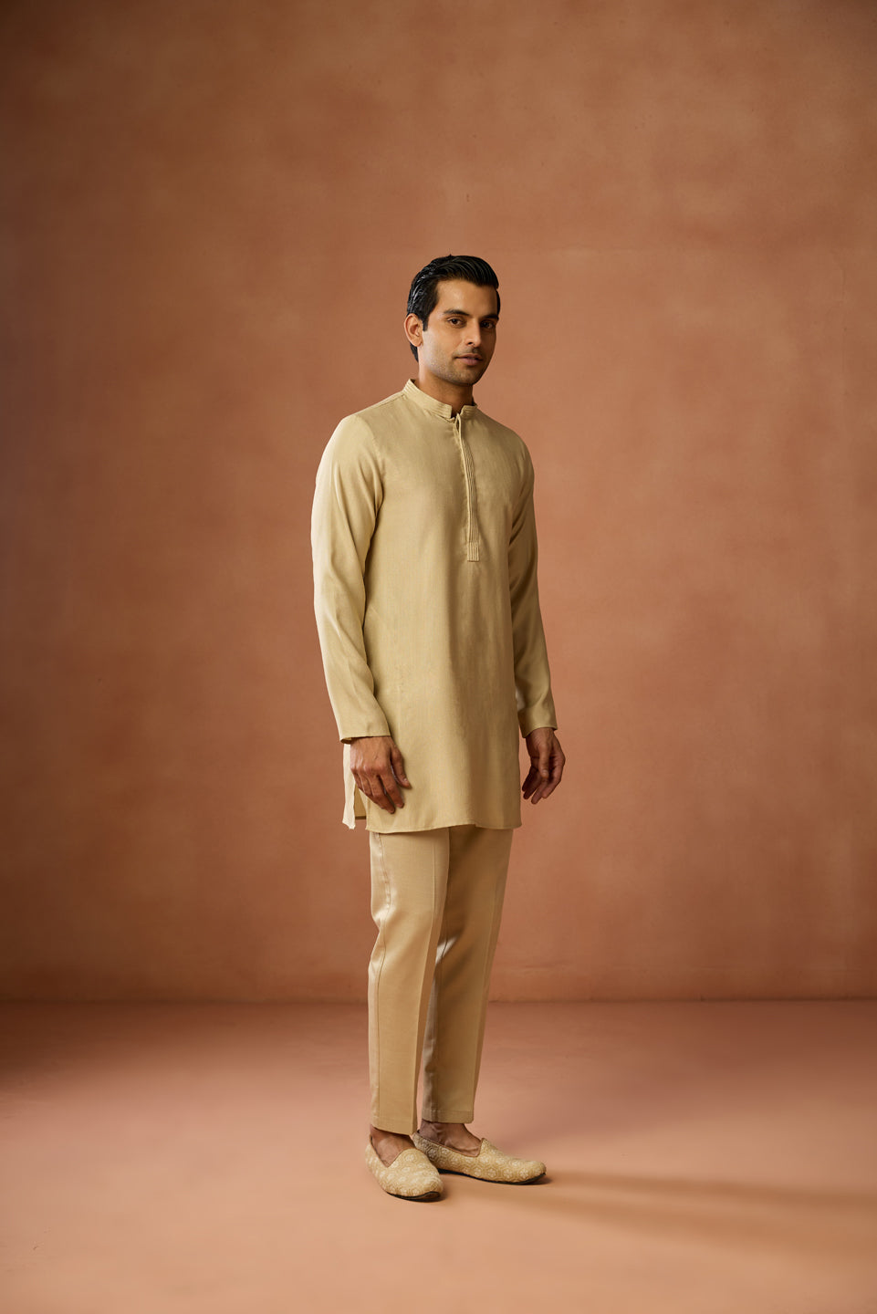 Cream Silk Blend Solid Mid Kurta | SHOBITAM
