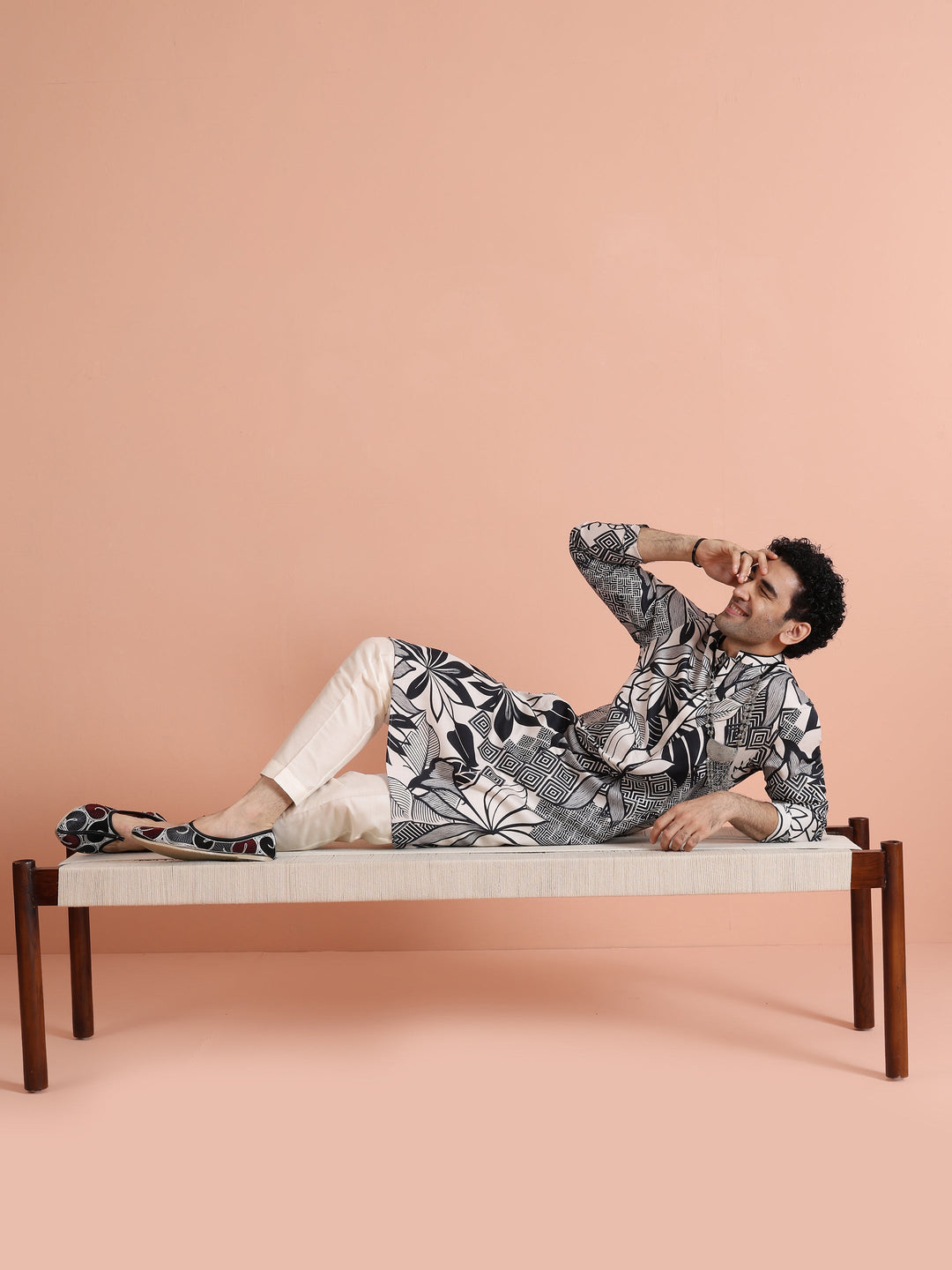 Black & White Printed Long Kurta | SHOBITAM