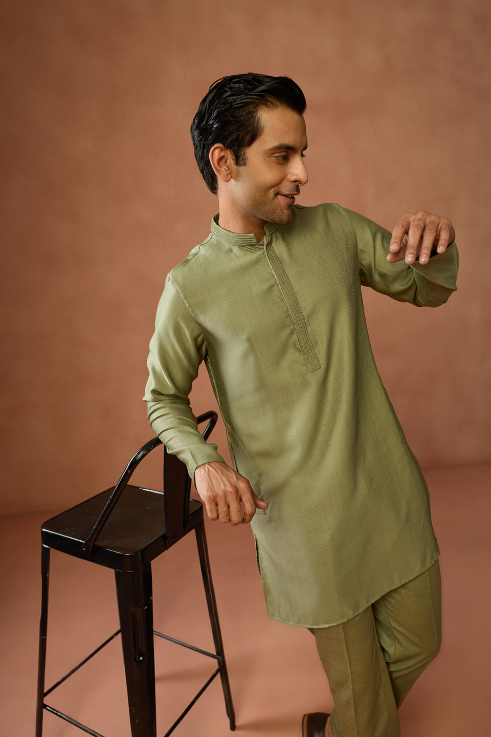 Olive Green Silk Blend Mid Kurta | SHOBITAM