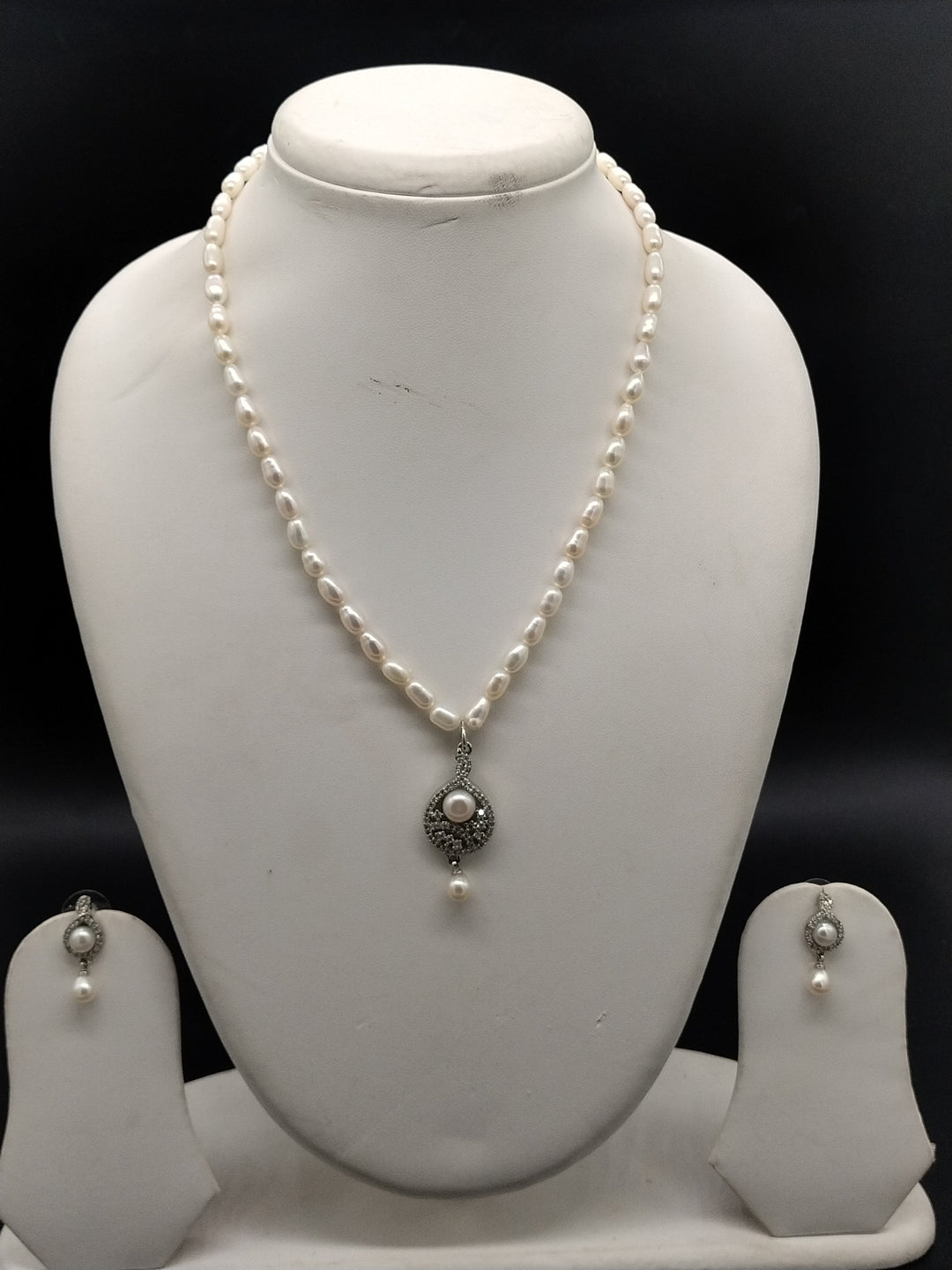 One Line Freshwater Pearl Pendant Necklace Set with Vintage Silver Design | SHOBITAM