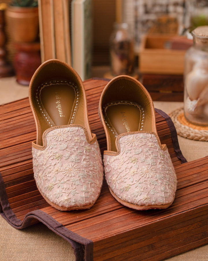ARYAN Julia Hand-Embroidered Pastel Pink Floral Jutti | SHOBITAM