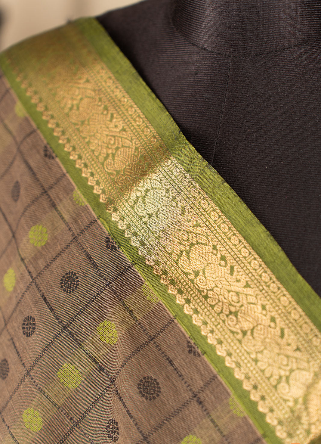Grey With Green 1000 Butta Grand Kanchi Cotton Saree With Zari Yanai