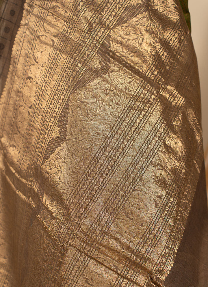 Grey With Green 1000 Butta Grand Kanchi Cotton Saree With Zari Yanai