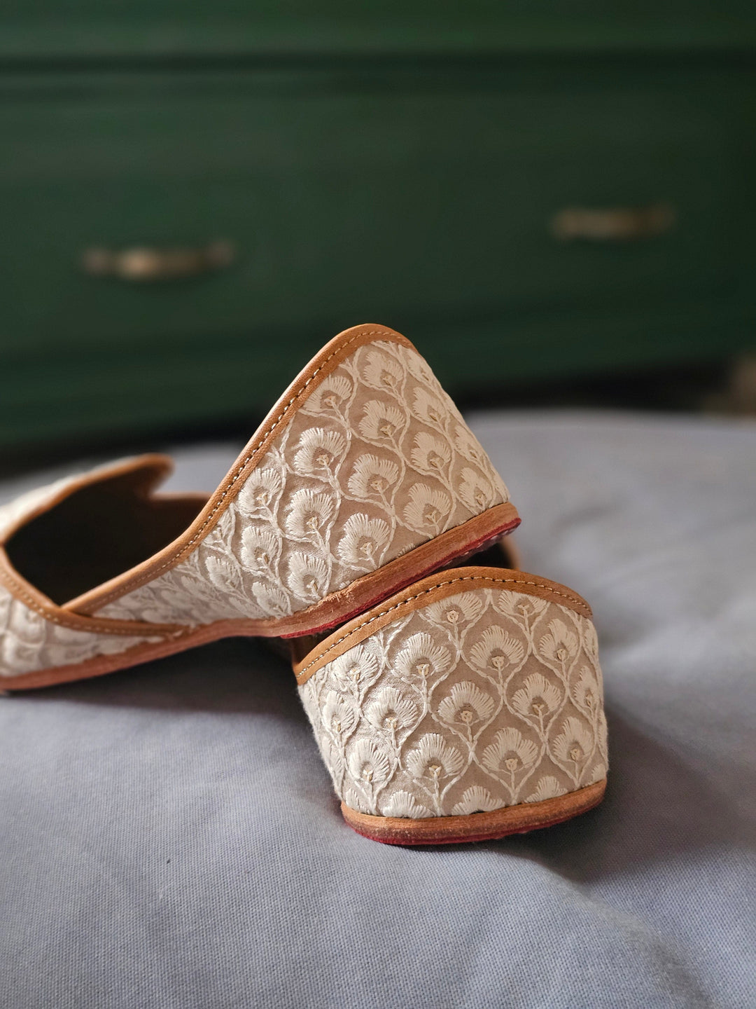 Mihir Embroidered Grey Men's Jutti (Men's)