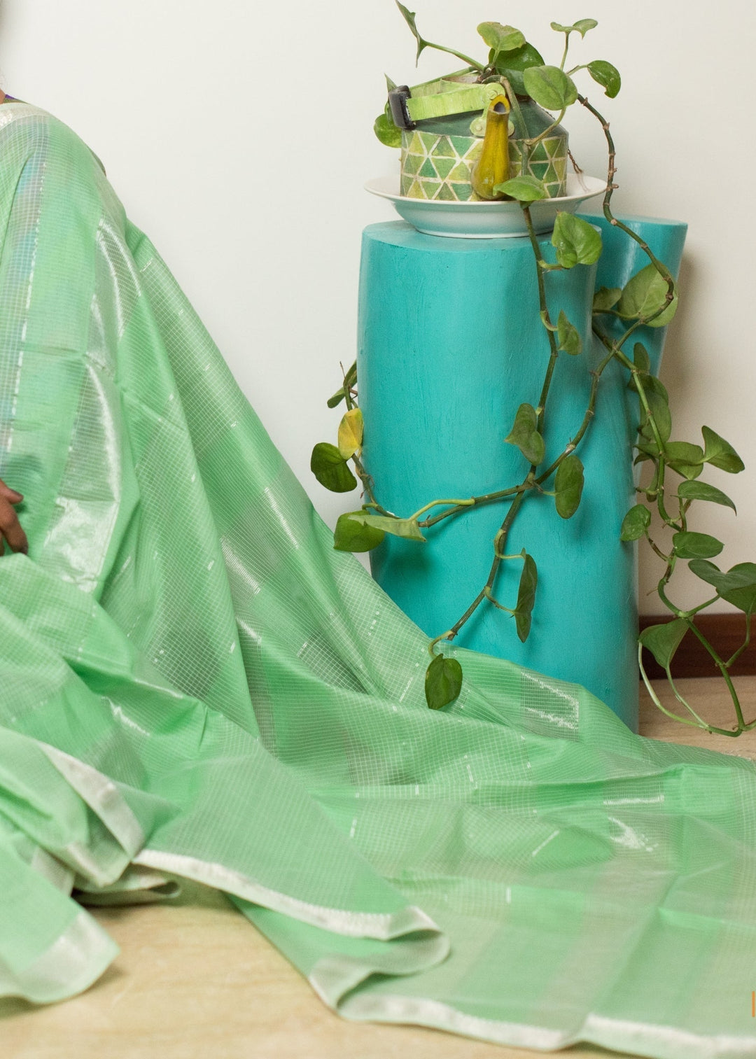 Handwoven Maheshwari Silk Cotton Saree Fern Green | SHOBITAM
