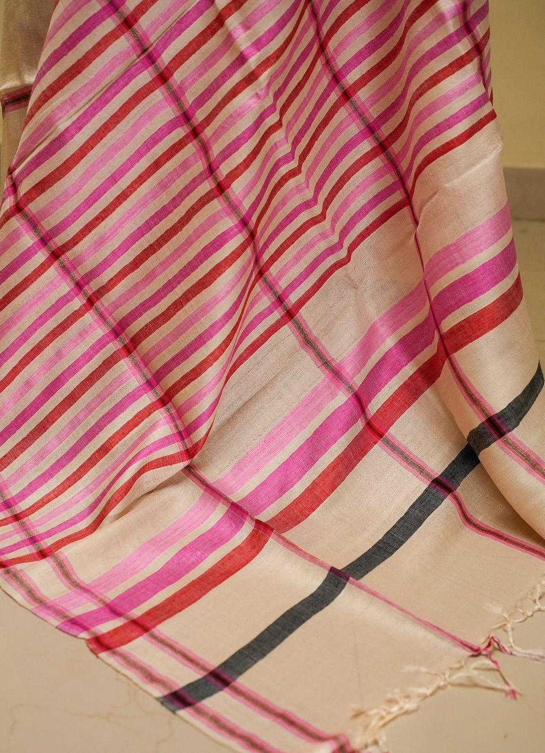 Ivory Handloom Tussar Handloom Silk Saree
