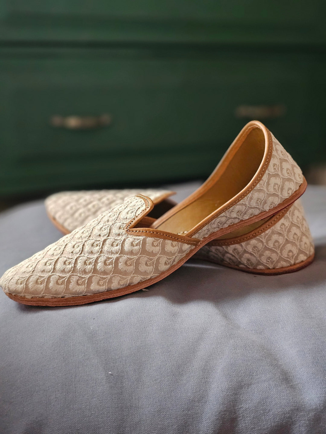 Mihir Embroidered Grey Men's Jutti (Men's)