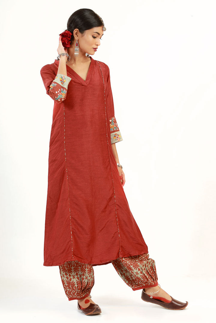 Maroon Lakshmi set (set of 2 ) | SHOBITAM