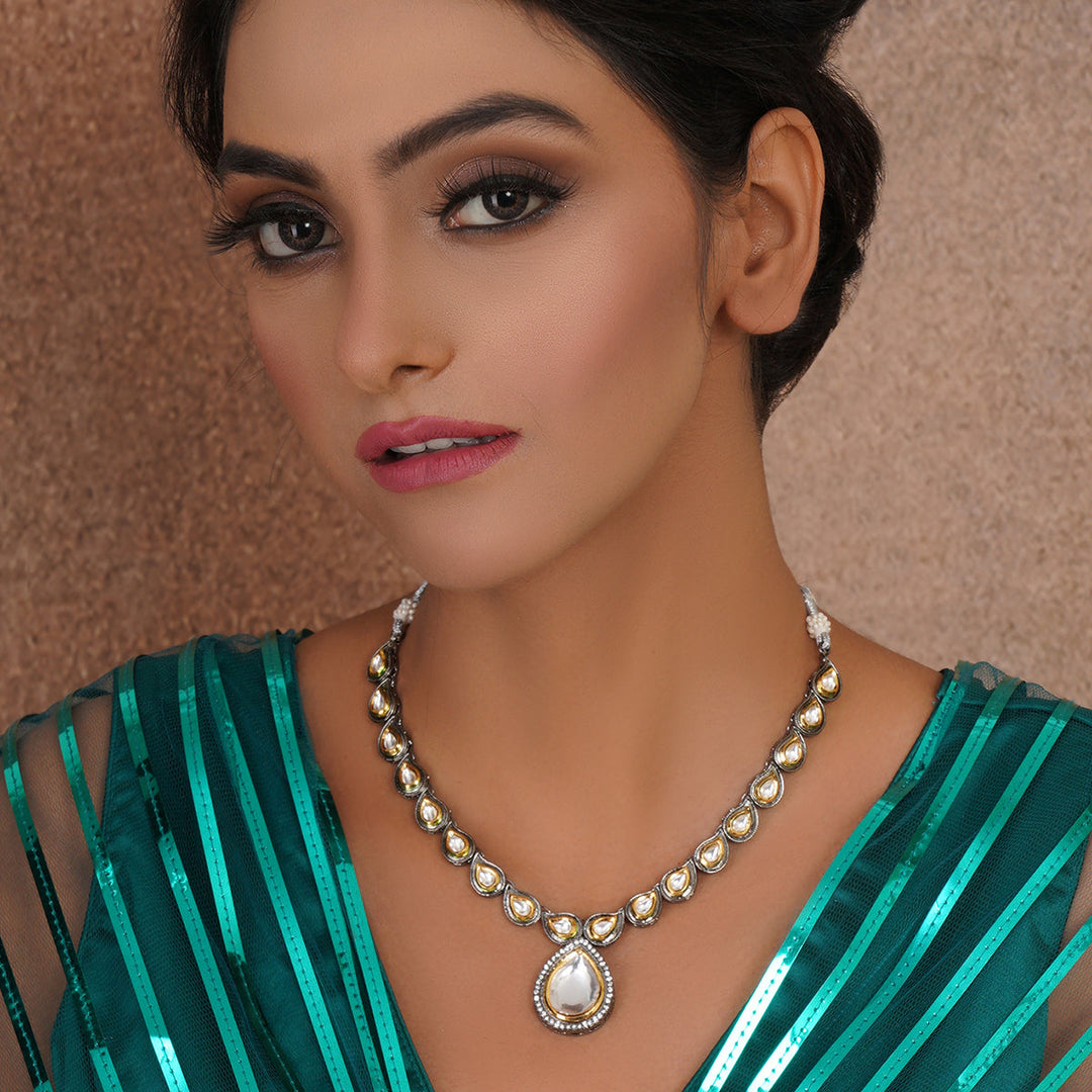 Dual Tone Kundan Neckpiece | SHOBITAM