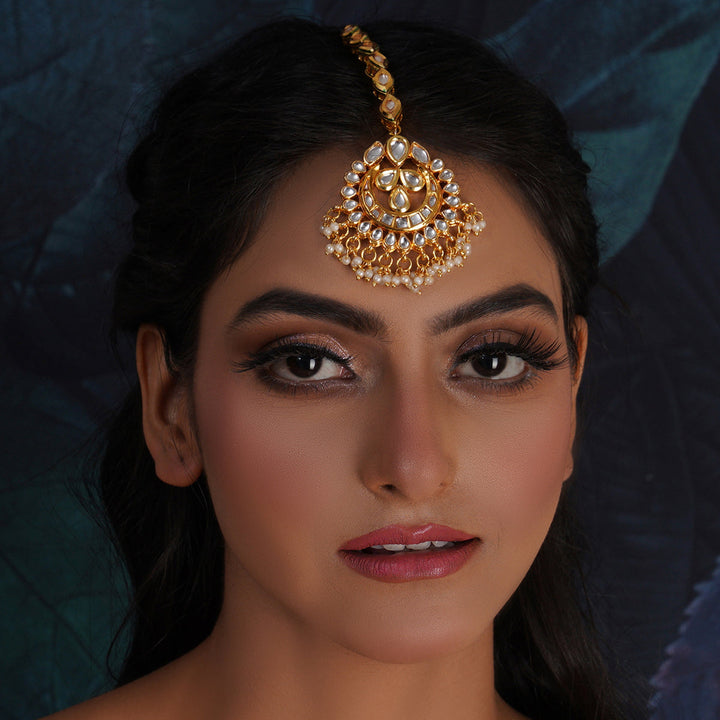 Women's Kundan Maang Tikka with Teardrop Kundan Chain | SHOBITAM