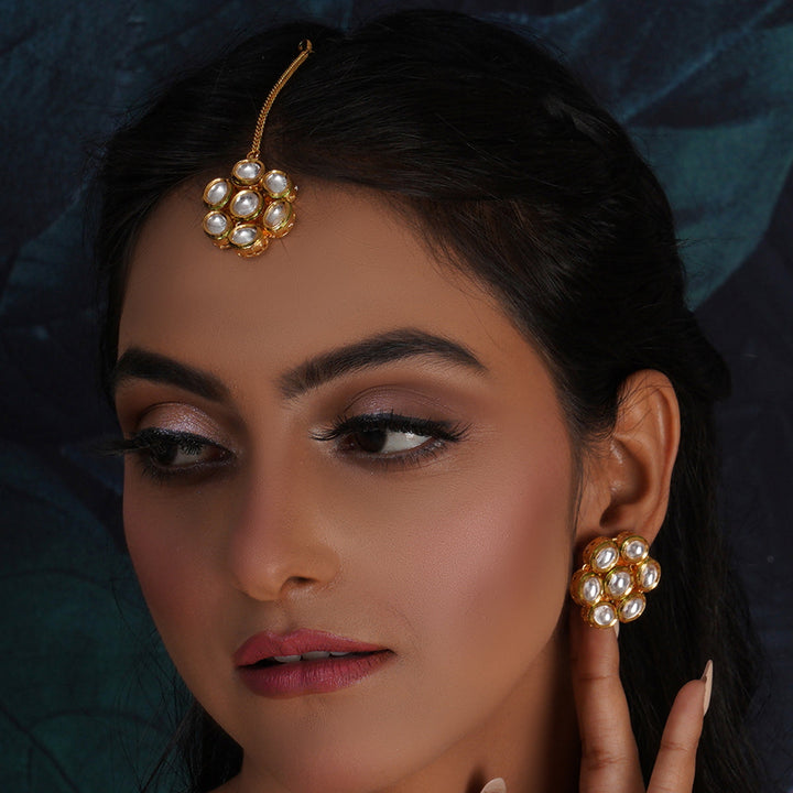 Kundan Round Maang Tikka with Studs | SHOBITAM