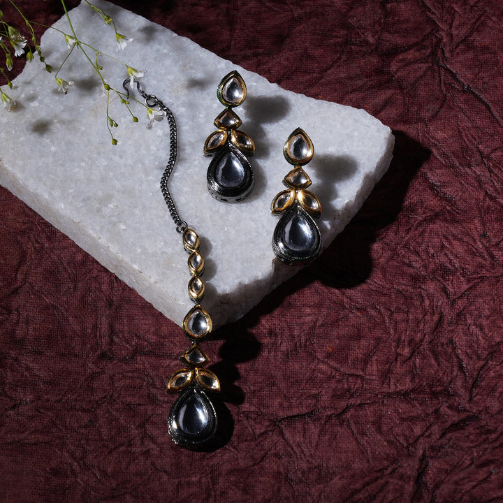 Dual Tone Kundan Maang Tikka with Earrings | SHOBITAM