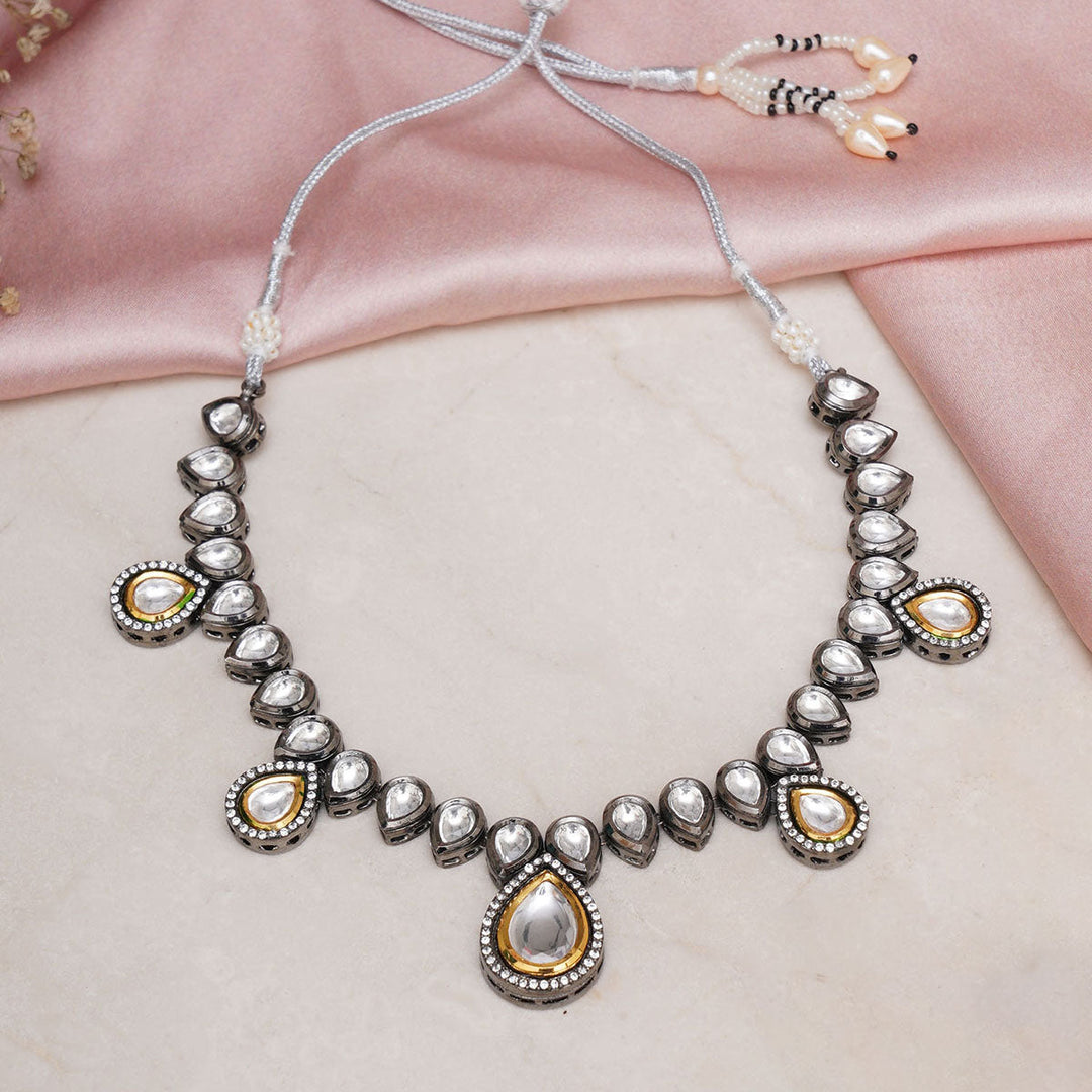 Dual Tone Kundan Neckpiece | SHOBITAM