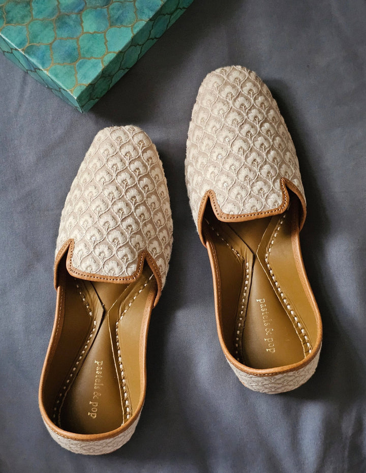 Mihir Embroidered Grey Men's Jutti (Men's)