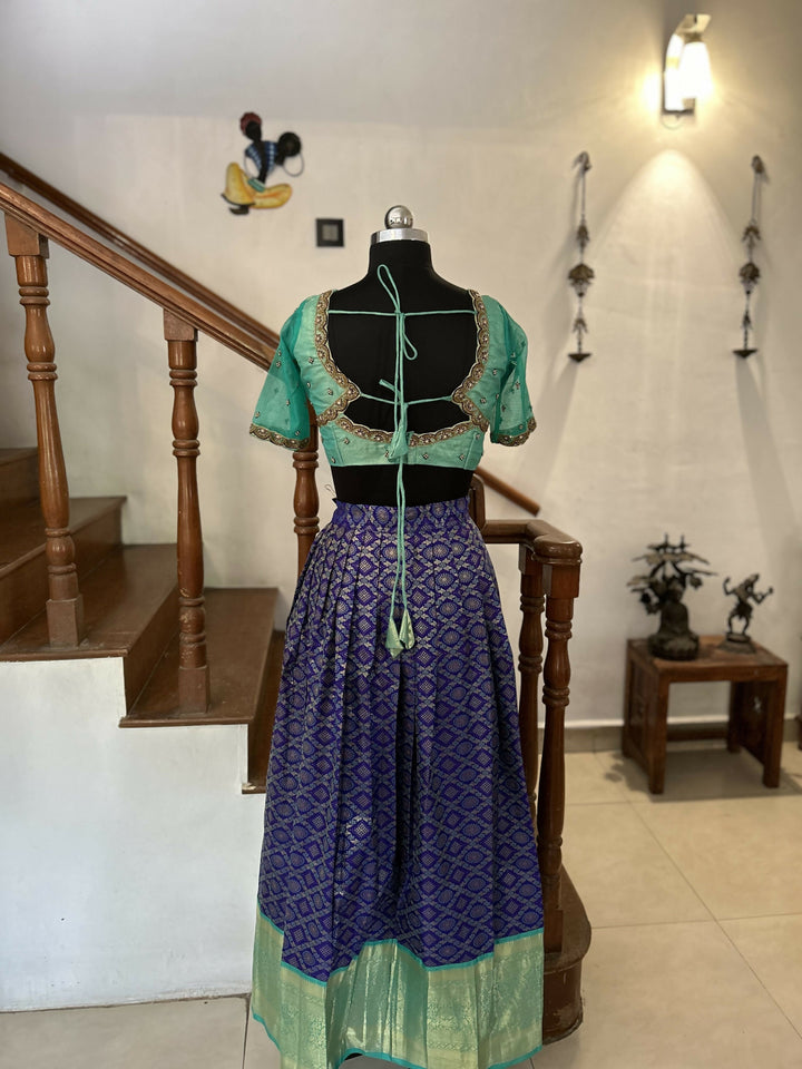 Navy blue jacquard semi Kanchi Lehenga | SHOBITAM