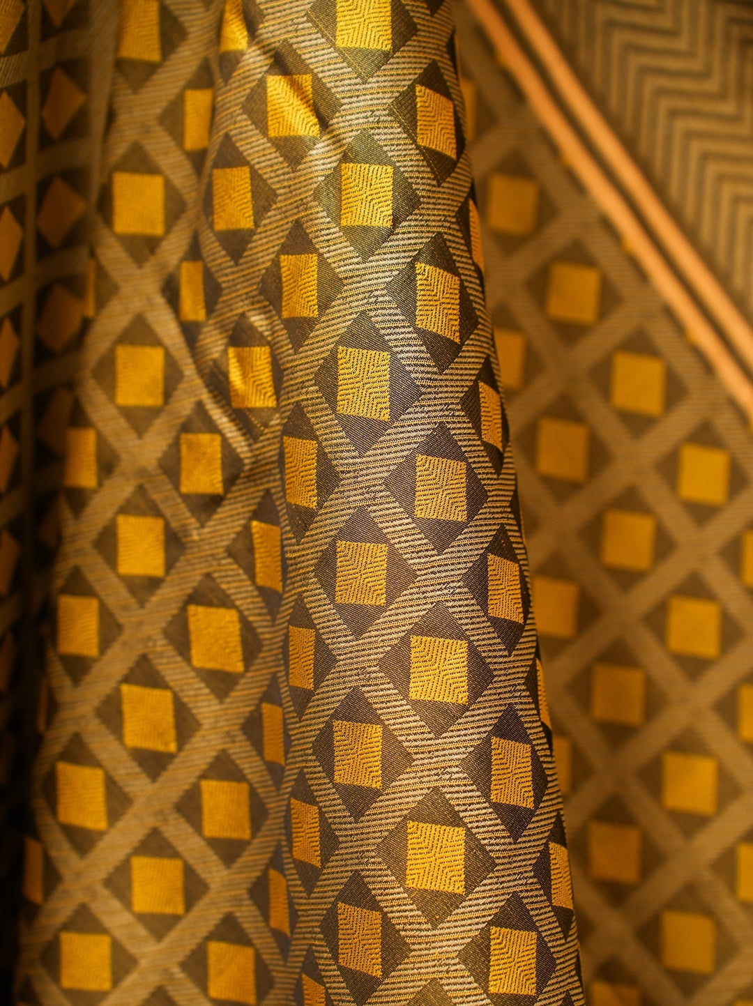 Olive Green Banarasi Tanchoi Silk Saree| SILK MARK CERTIFIED