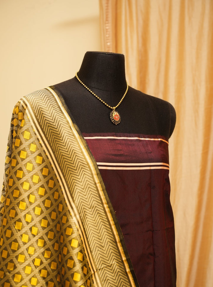Olive Green Banarasi Tanchoi Silk Saree| SILK MARK CERTIFIED