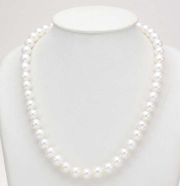 White Round Pearl Necklace Set