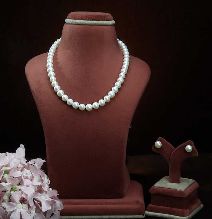 White Round Pearl Necklace Set