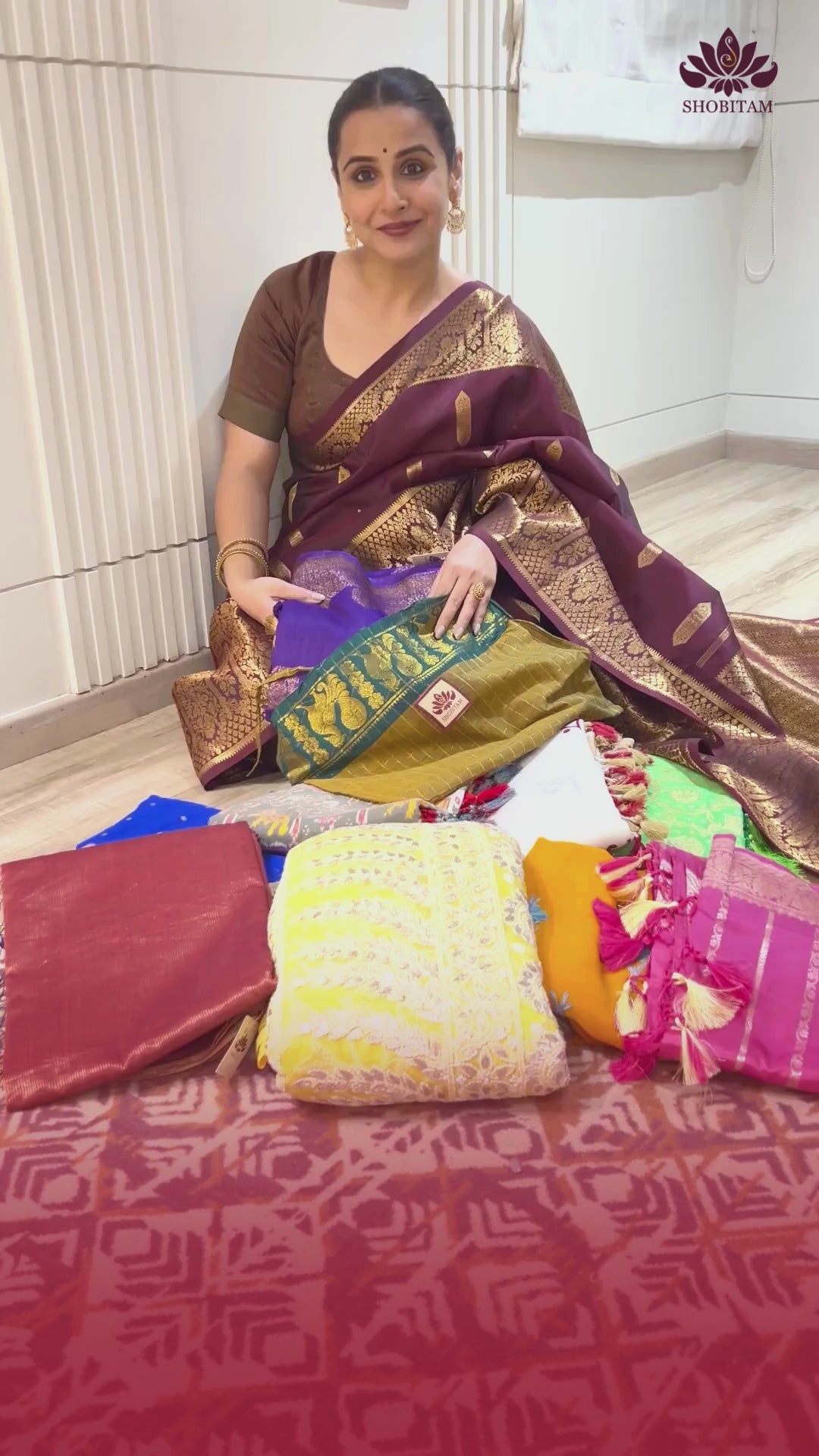 Stunning Maroon Vidya Balan Pure handwoven Gadwal Silk Saree with Grand Pallu and Ornate Arches Zari Border | SILK MARK CERTIFIED