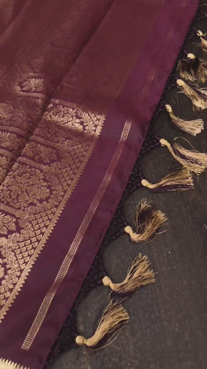 Stunning Maroon Vidya Balan Pure handwoven Gadwal Silk Saree with Grand Pallu and Ornate Arches Zari Border | SILK MARK CERTIFIED