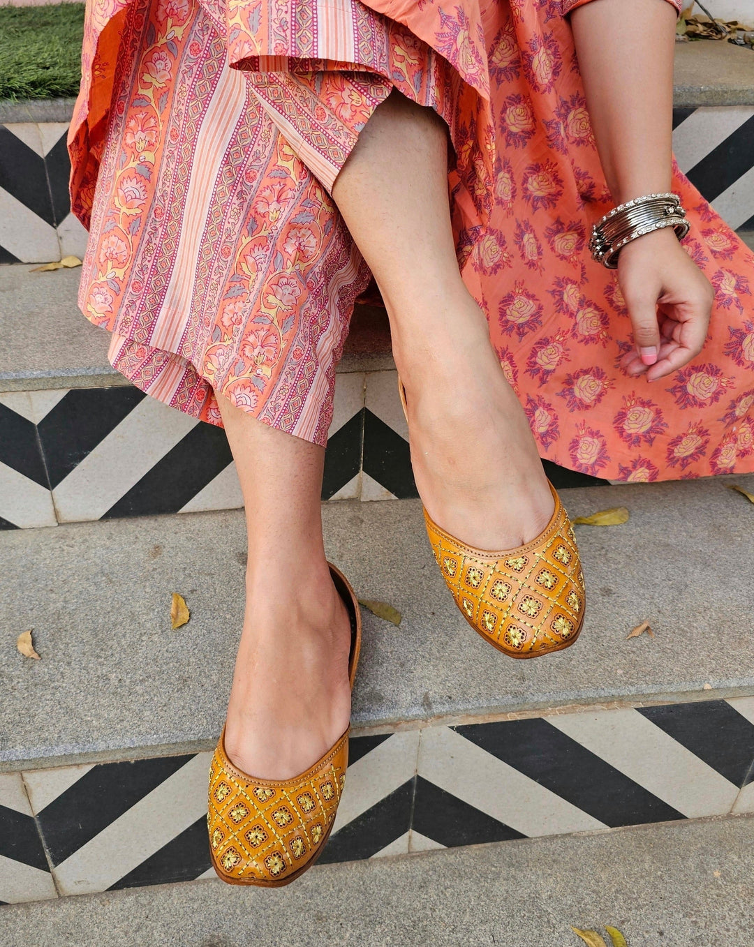 MARIGOLD Yellow Zari Jutti