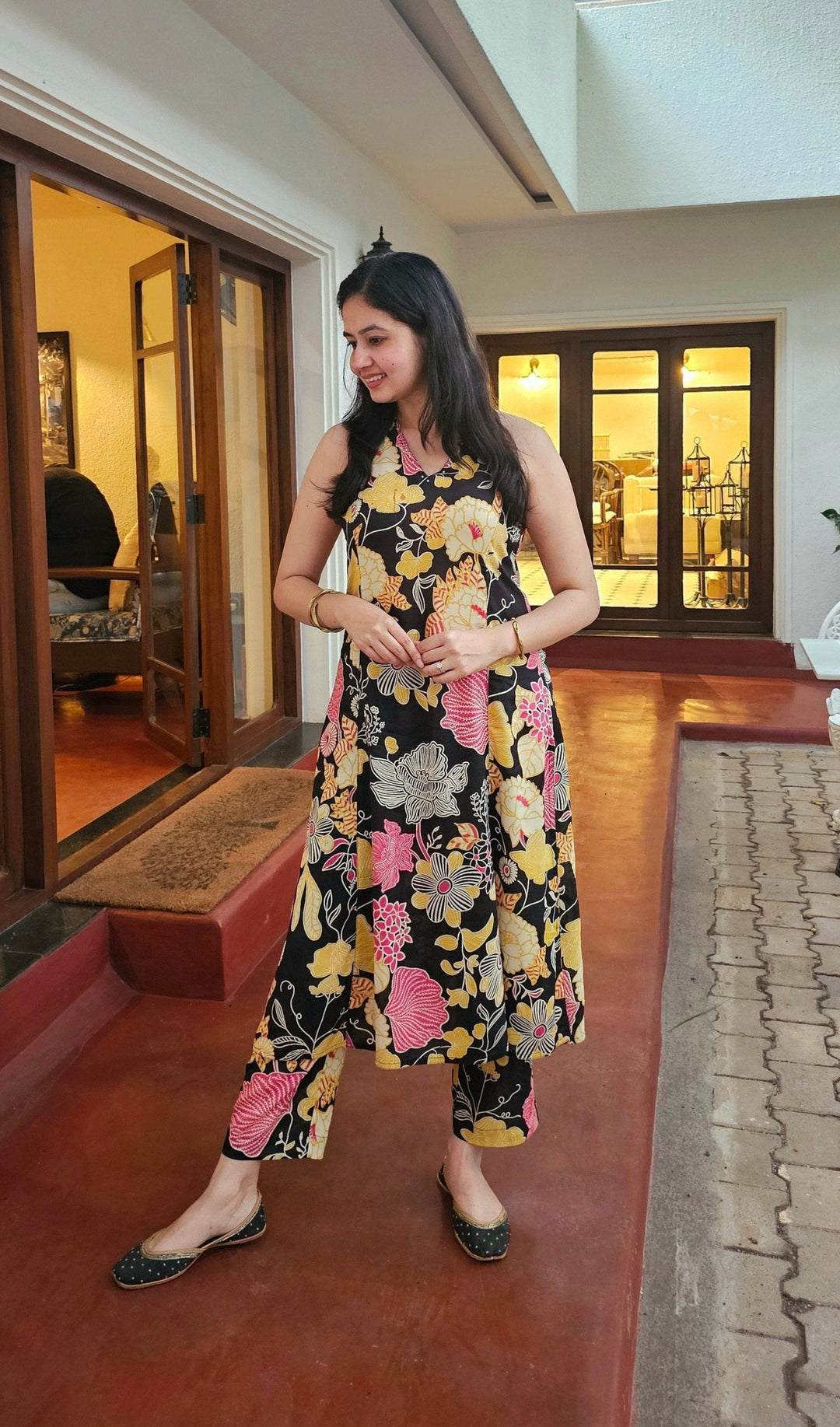 NISHA Black Rayon Floral Printed Kurta Set Of 2