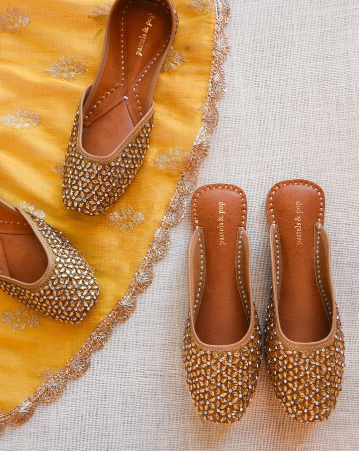 GOLDEN SYMPHONY Mustard Gold Crystal Punjabi Juttis