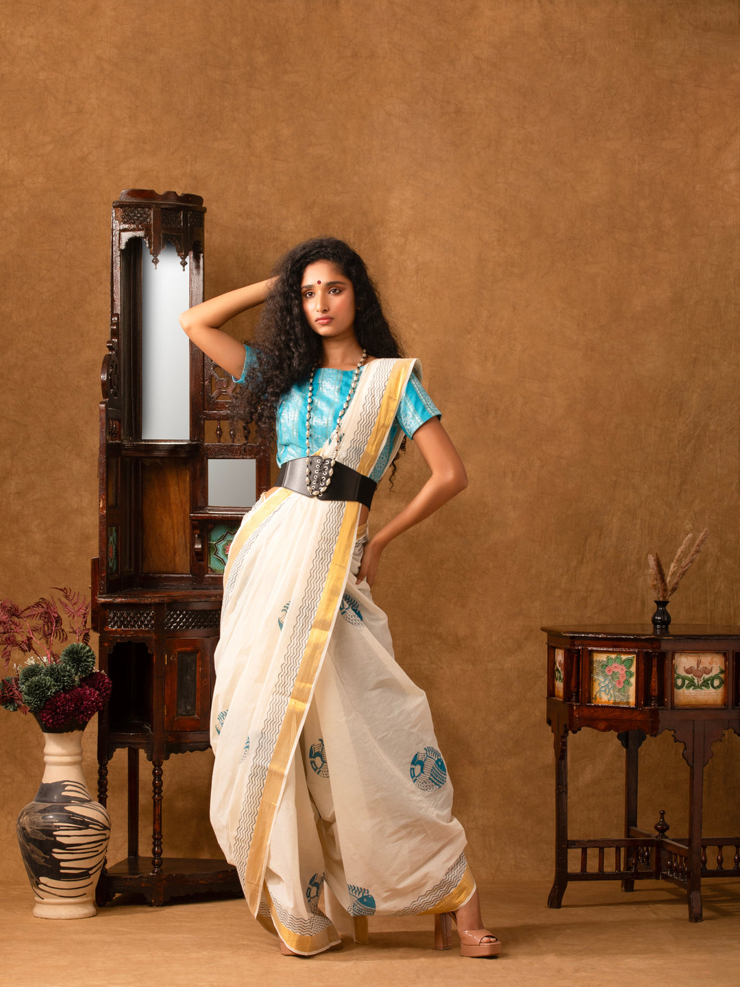 White Kasavu Fish Motif Zari Border Jugalbandhi Saree Meen | SHOBITAM
