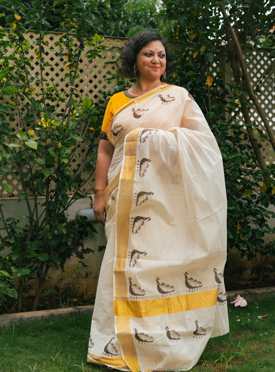 White Onam Kasavu Race-boat Motif Jugalbandhi Saree Vallamkali | SHOBITAM