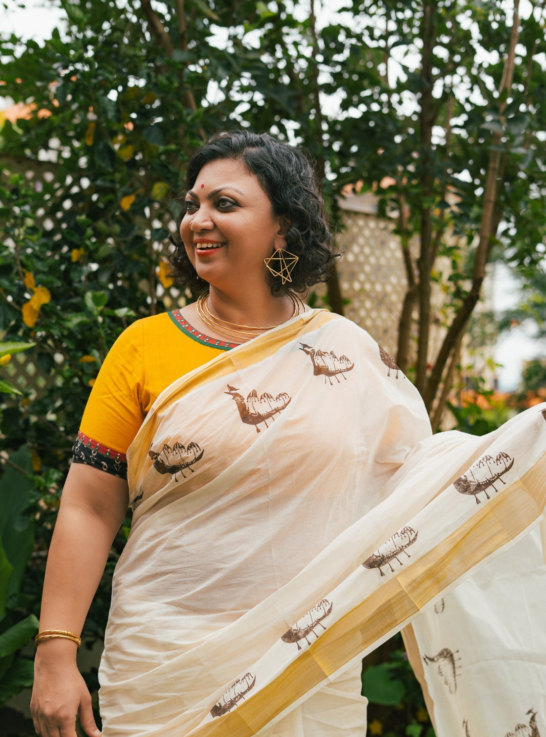White Onam Kasavu Race-boat Motif Jugalbandhi Saree Vallamkali | SHOBITAM