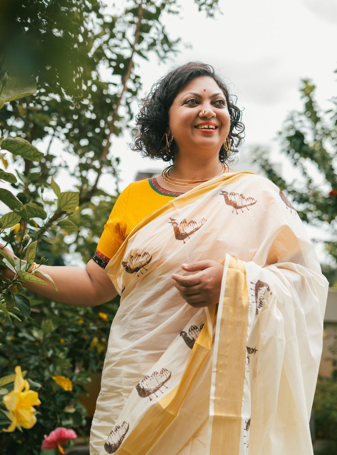 White Onam Kasavu Race-boat Motif Jugalbandhi Saree Vallamkali | SHOBITAM