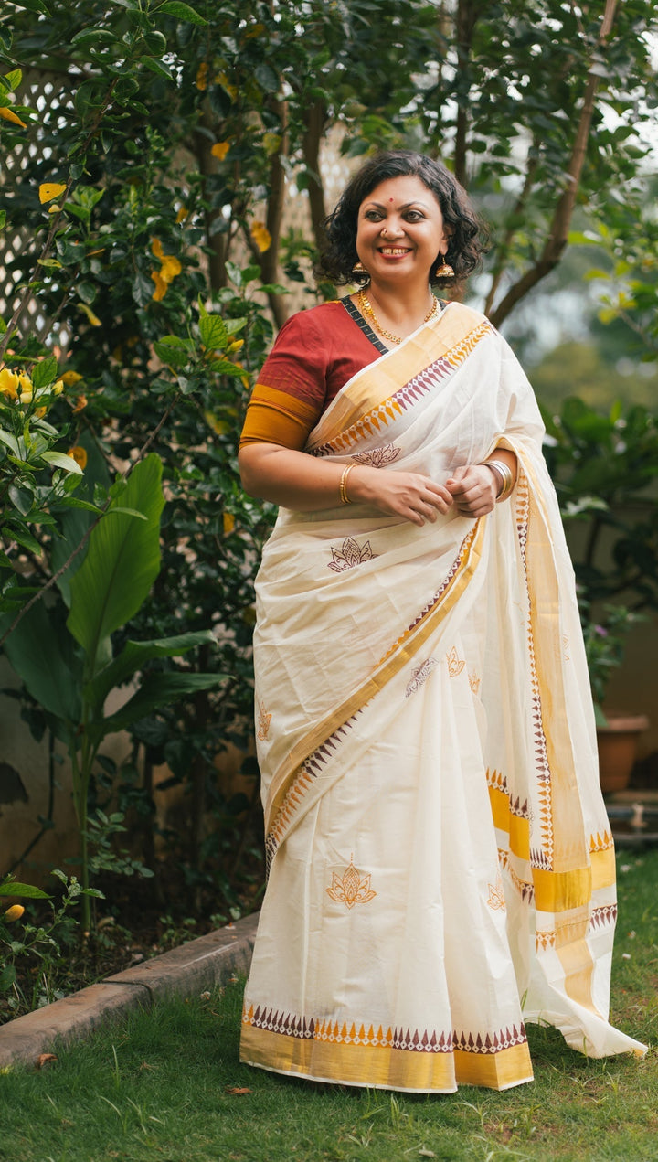 White Onam Kasavu Temple Motif Jugalbandhi Saree Taamara | SHOBITAM