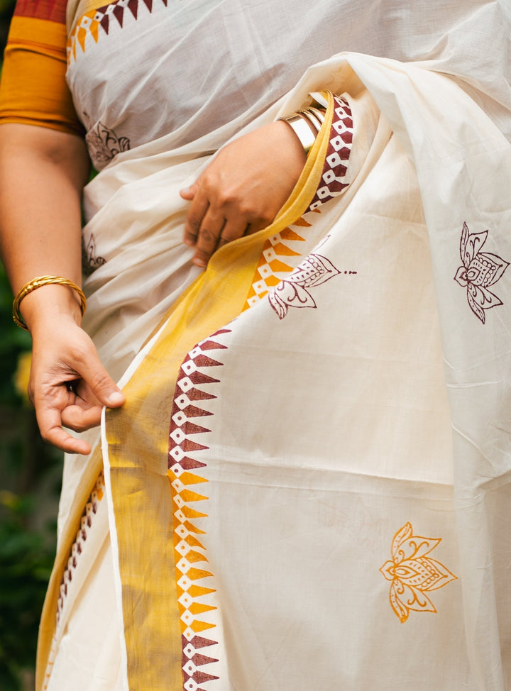 White Onam Kasavu Temple Motif Jugalbandhi Saree Taamara | SHOBITAM