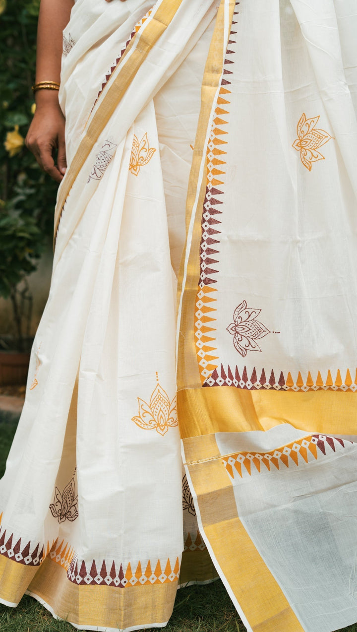White Onam Kasavu Temple Motif Jugalbandhi Saree Taamara | SHOBITAM