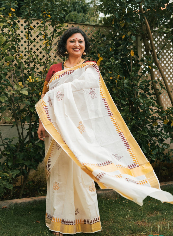 White Onam Kasavu Temple Motif Jugalbandhi Saree Taamara | SHOBITAM