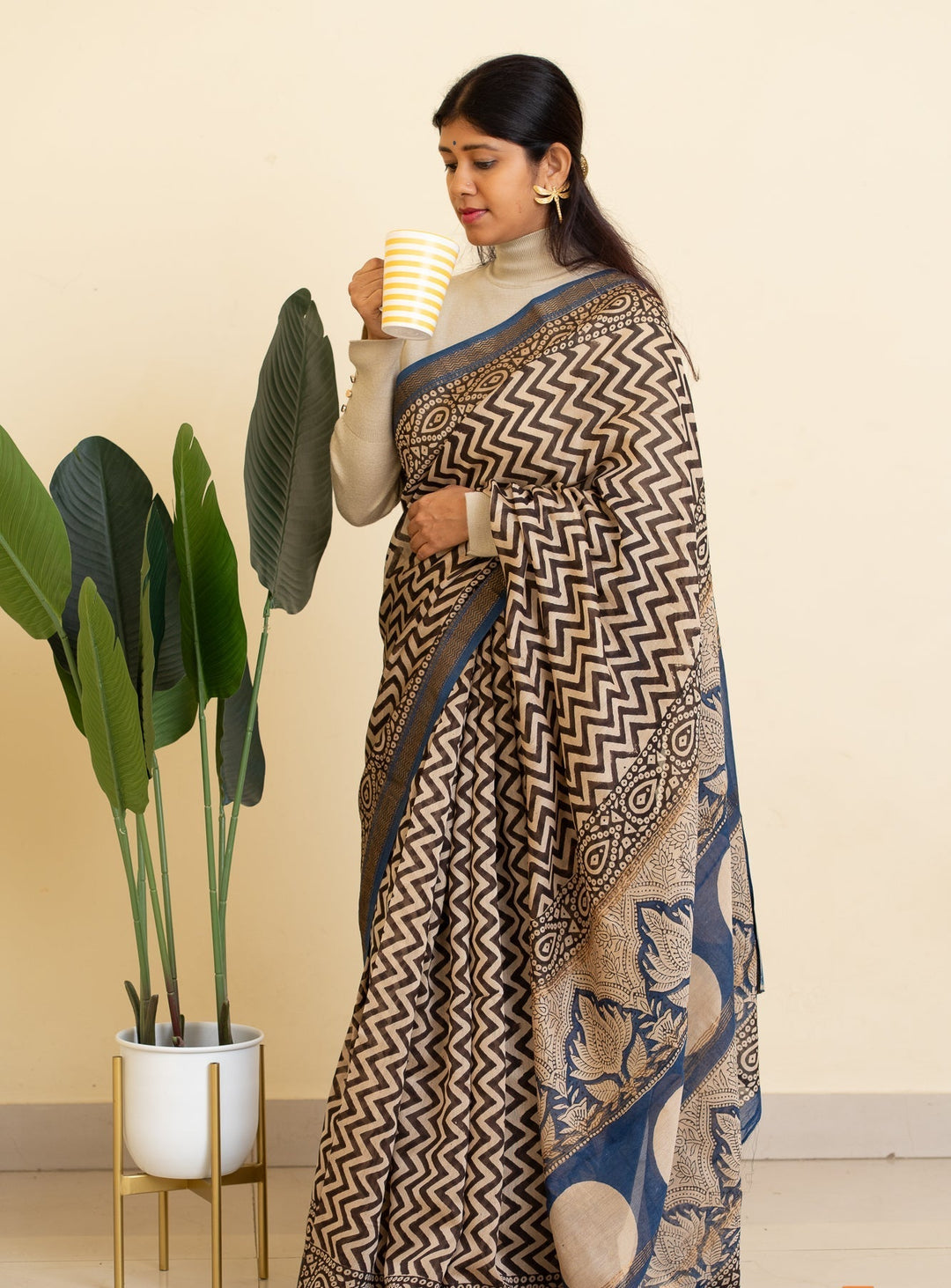 White with Black Bagru Handblock printed Maheshwari Silk Cotton Saree Strategy Queen | SHOBITAM