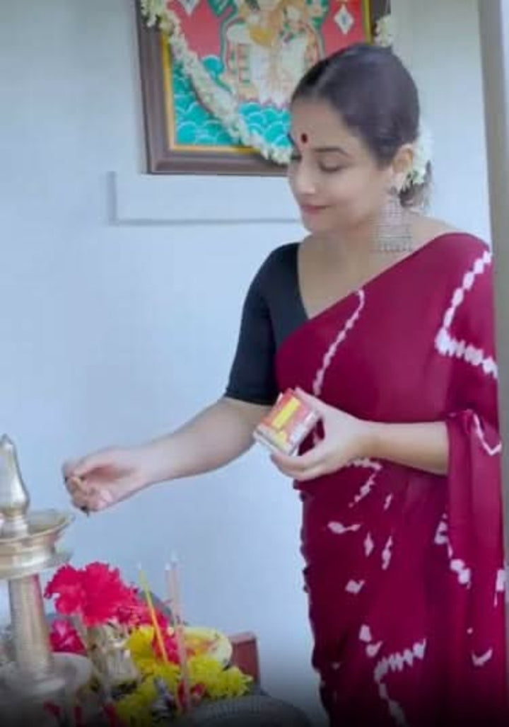 Hand Shibori Dye on Reddish Maroon Modal Silk Saree with Crushed Pallu,  No Blouse Piece